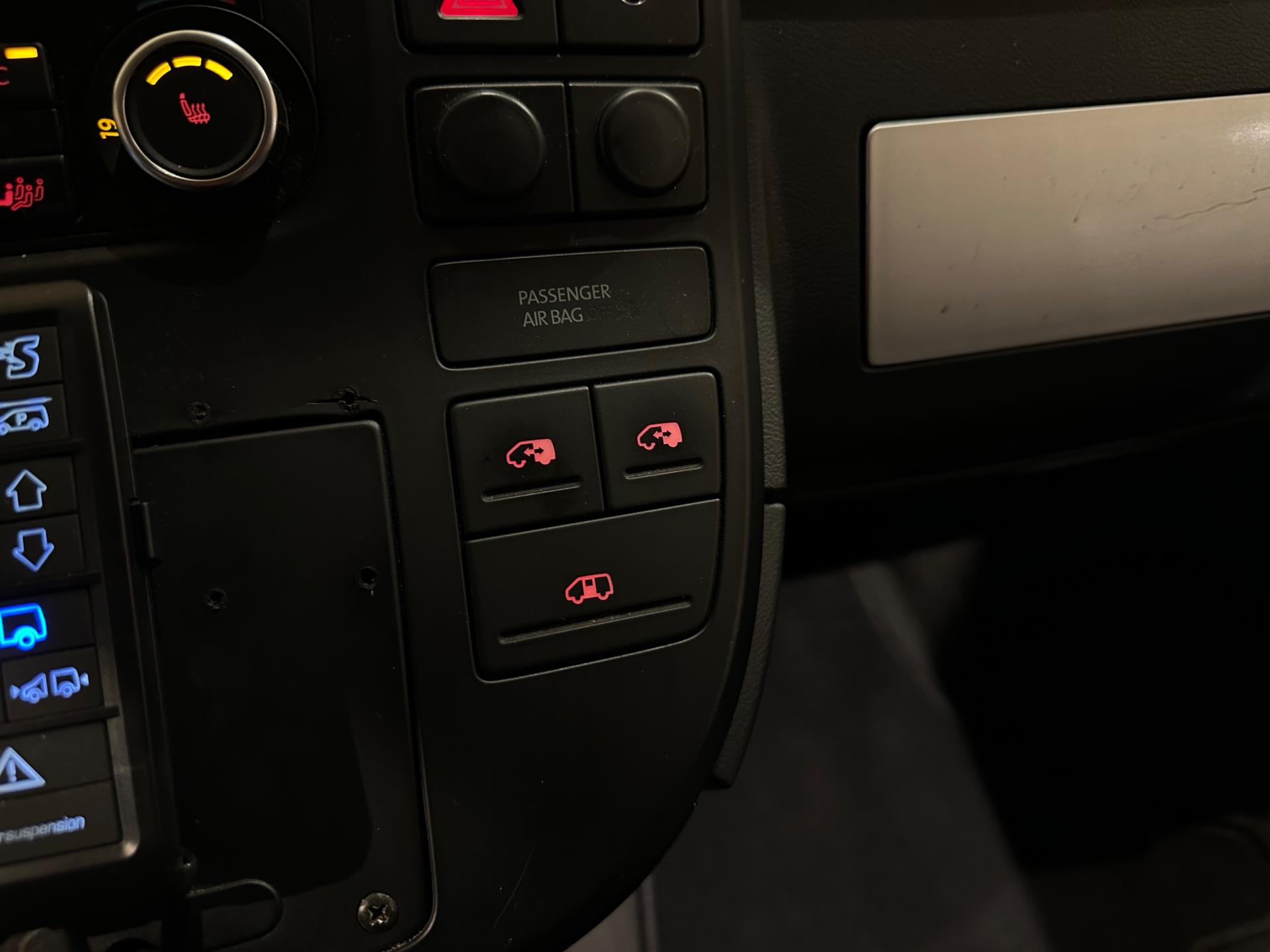 44404337-31.jpg