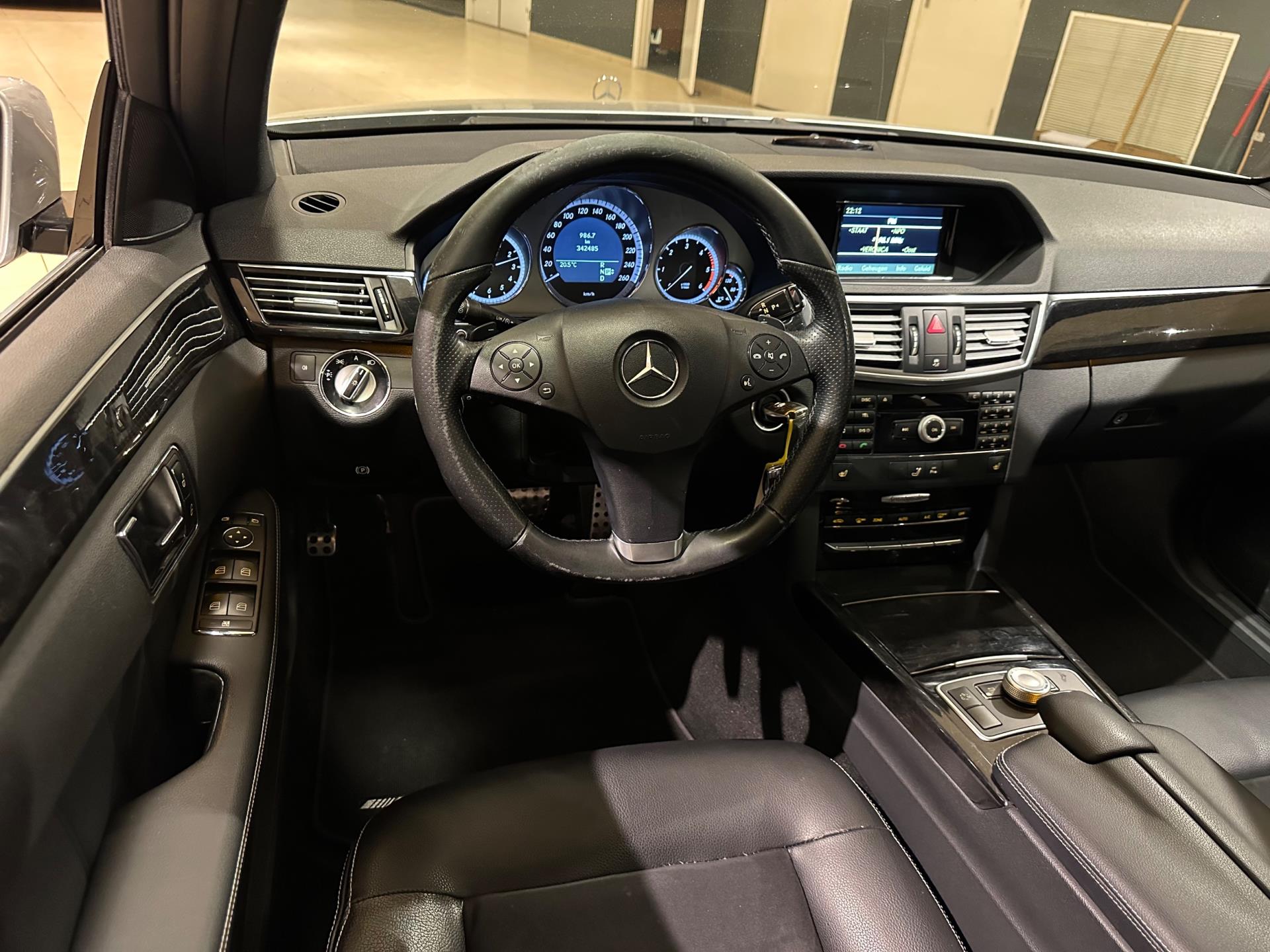 45062637-16.jpg