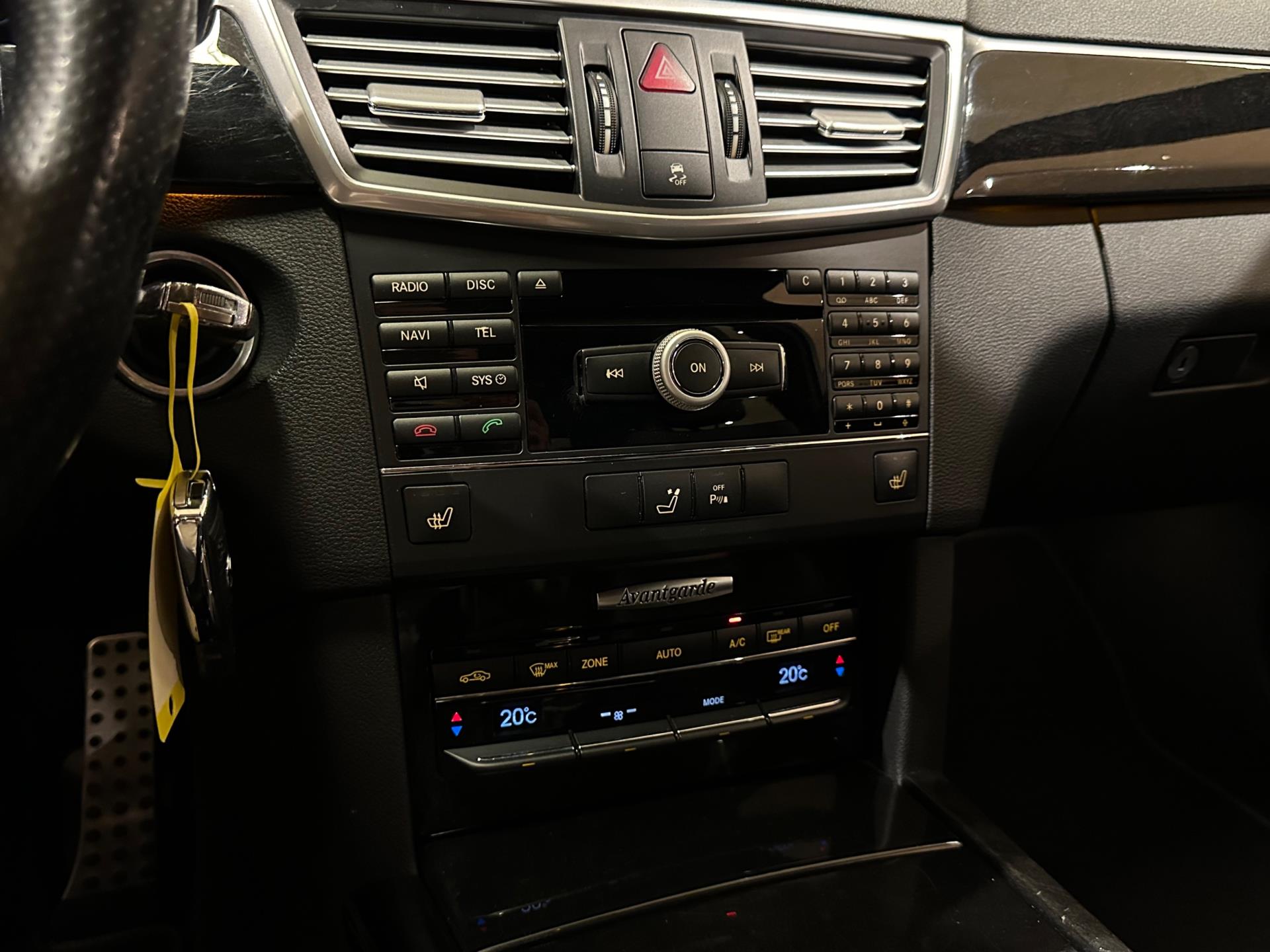 45062637-30.jpg