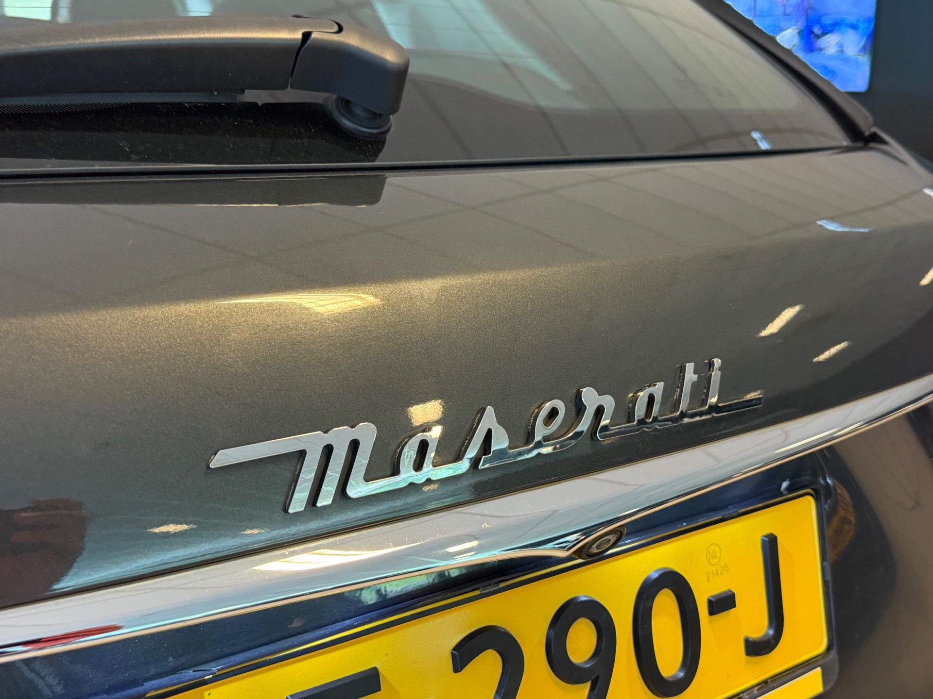 46723836-9.jpg