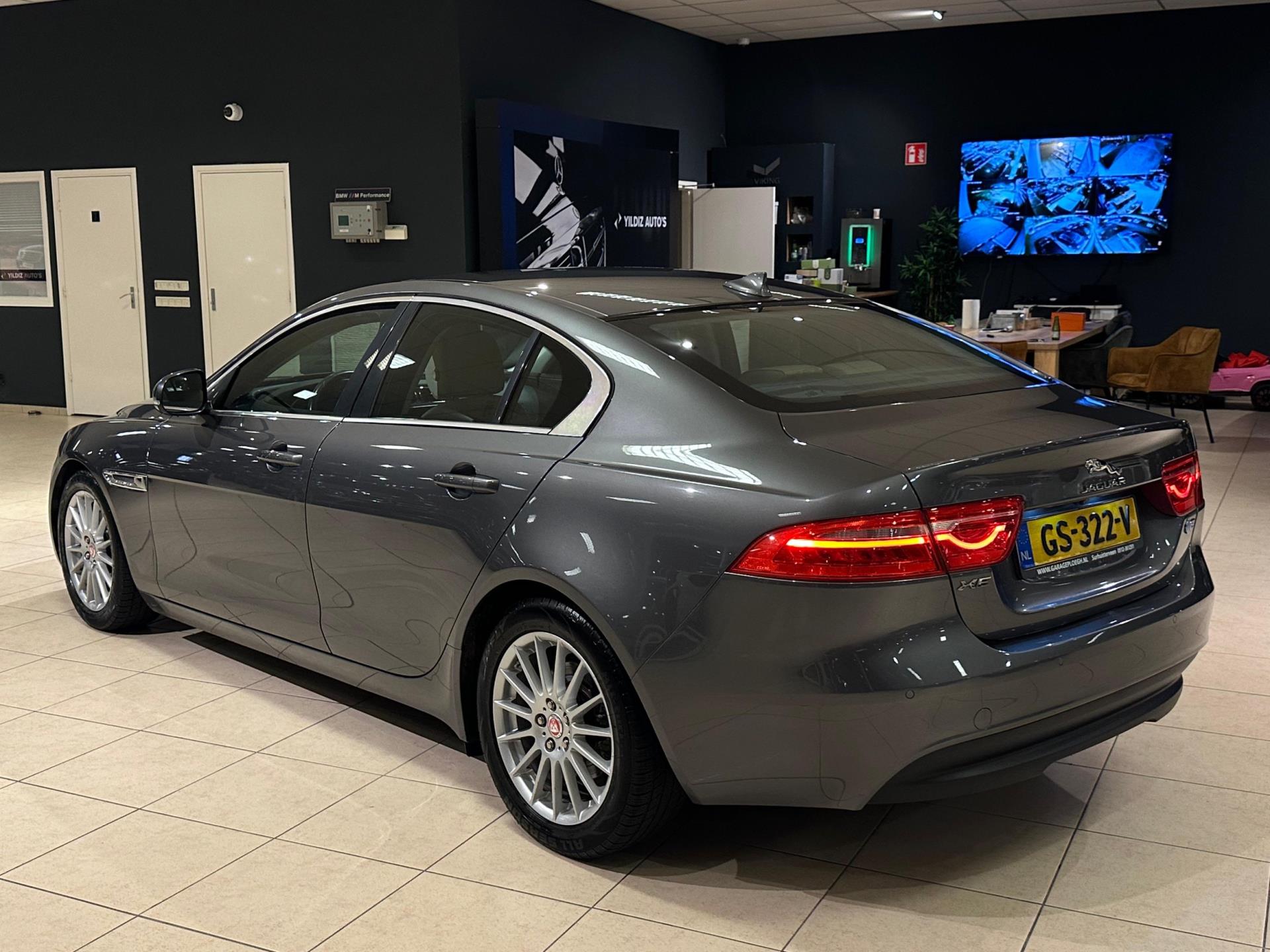 46729900-6.jpg