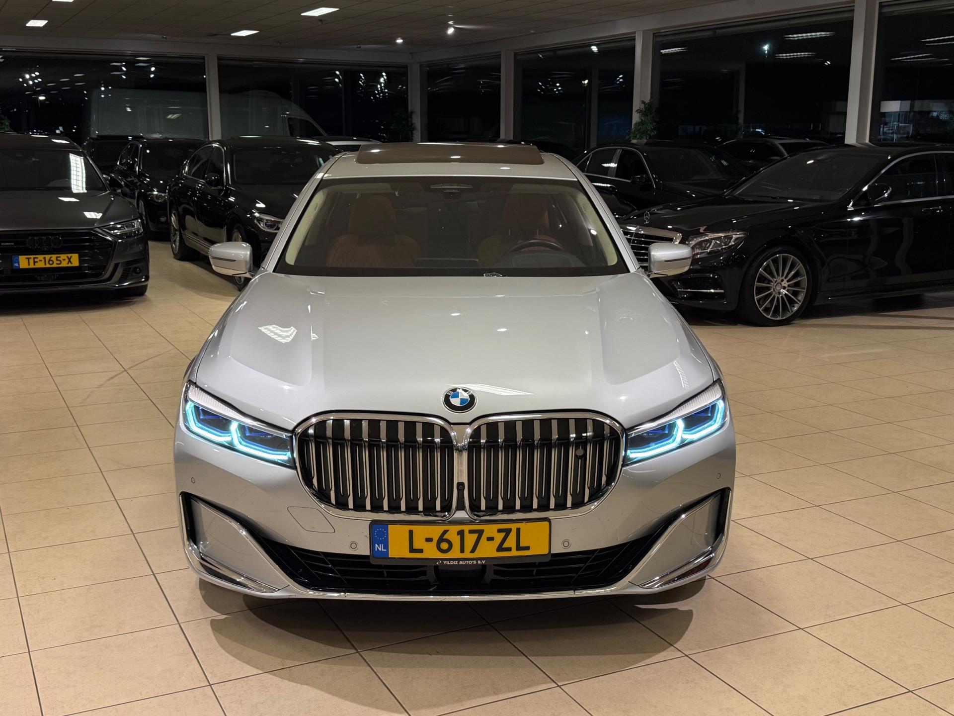47262043-2.jpg
