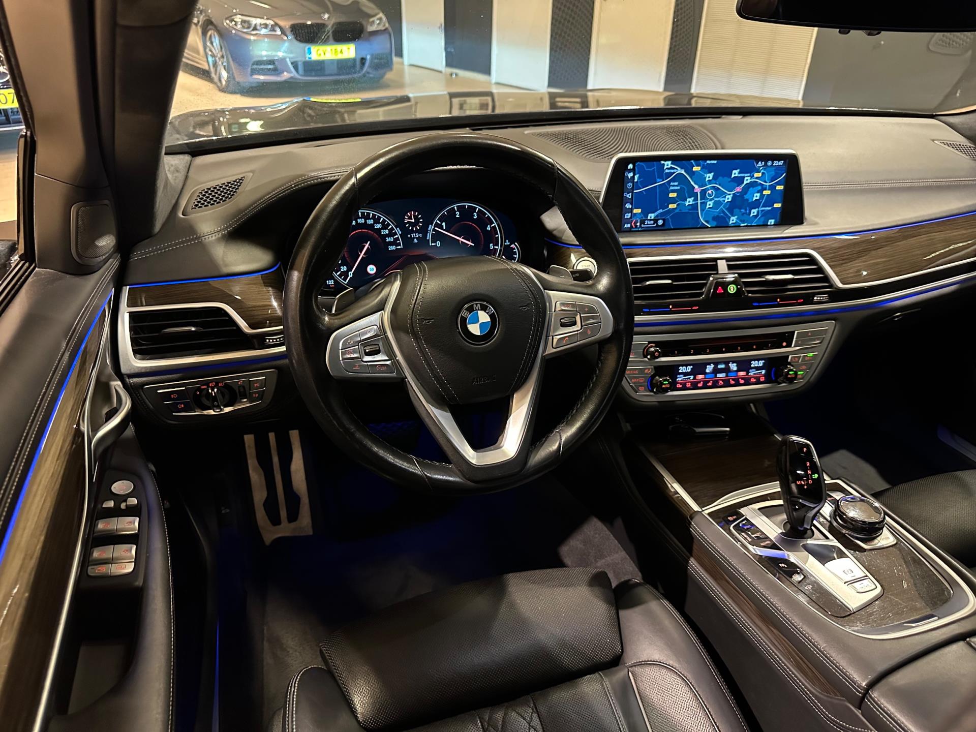 47408870-25.jpg