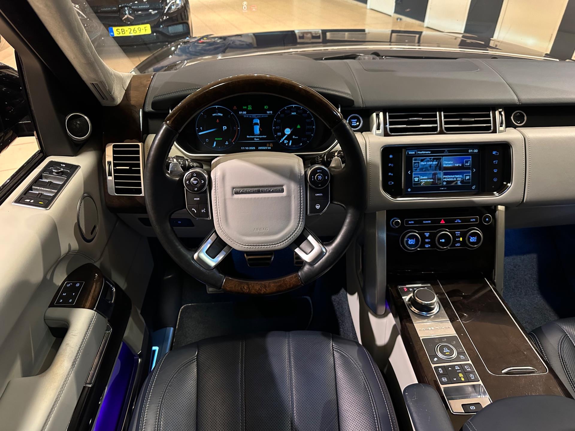 48577768-28.jpg