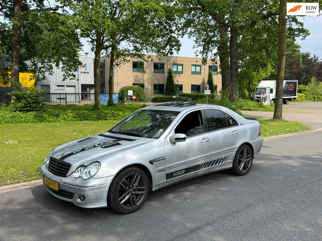 53943134